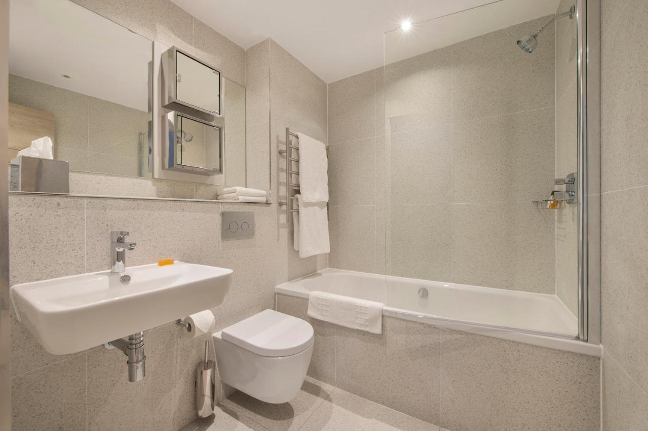 One Bedroom Penthouse Suite with City View and Terrace